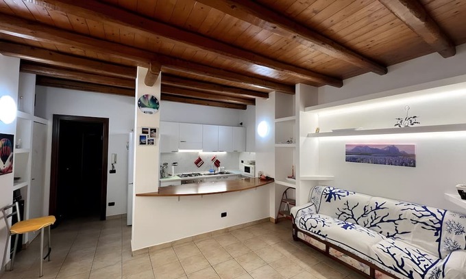 Monguzzo Apartamento | Apartment 'La Casa Del Barba' with Wi-Fi