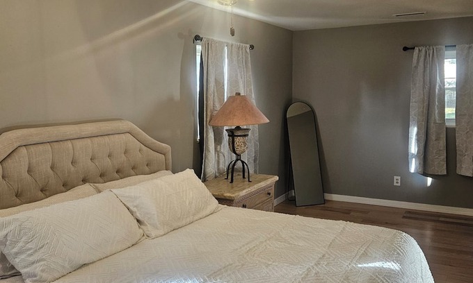 Salem Casa | Charming Salem Getaway – Comfortable, Convenient, and Close to It All