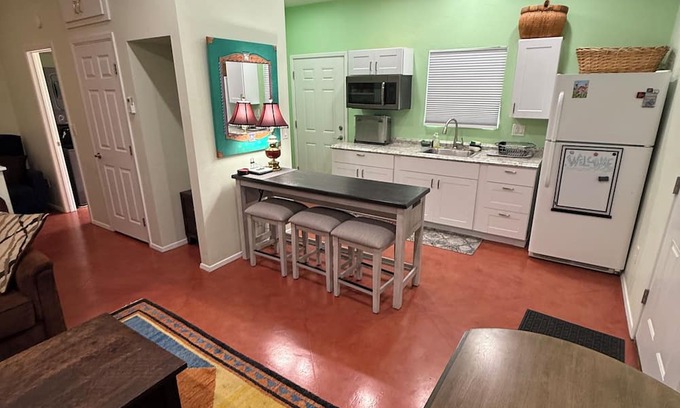 Peter Howell Cabaña | Charming Cottage in central Tucson with AC