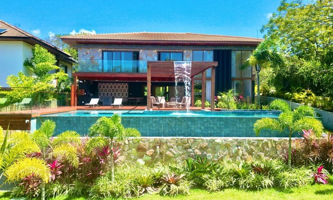 Mata de Sao Joao Casa | Praia do Forte Mansion Near the Beach 6 Suites in the Enseada do Castelo Condominium
