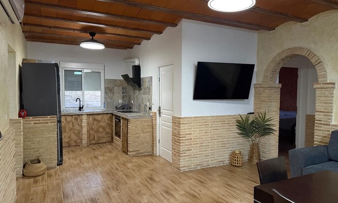 Albudeite Casa | Holiday Home 'Casa Rural El Jardín De Sara' with Mountain View, Wi-Fi and Air Conditioning