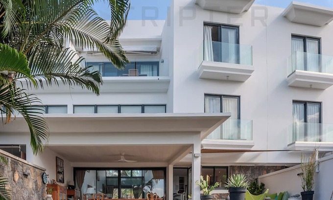 Roches Noires Casa | Azuri home with private pool, beach & golf - Corha by TRIPTER