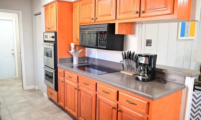 Universal City Casa | Spacious 4BR w/ Pool & Game Room Near Randolph AFB Extended Stay