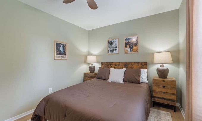 Austin Casa | 3BR 2BA Pet-Friendly + Family Ready - Near LRAFB, Highspeed WiFi