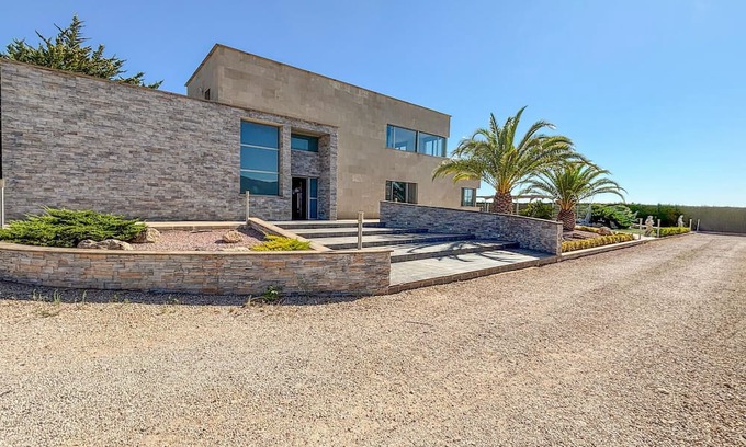 Yecla Casa | Stunning home in Yecla with private swimming pool, can be inside or outside