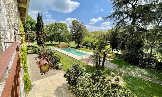Pranzac Cabaña | Gran casa con piscina privada, wifi y mascotas permitidas para 15 pers.