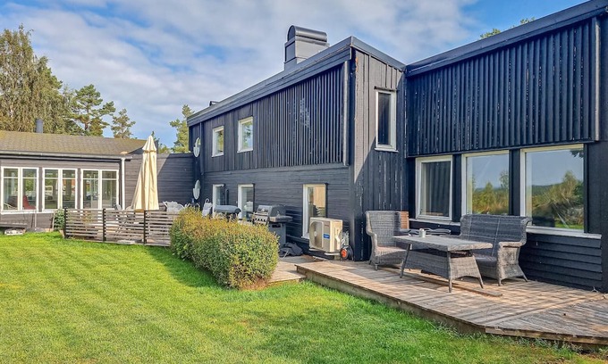 Mellerud O Casa | Nice home in Köpmannebro with private swimming pool, can be inside or outside
