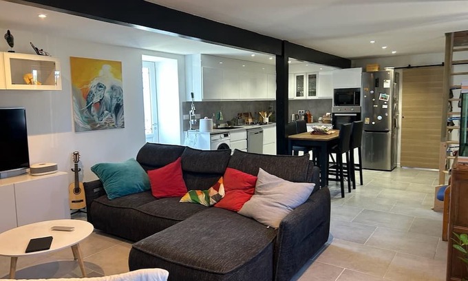 Louroux-de-Bouble Casa | Quiet family home with large garden