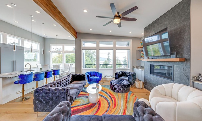Anacortes Casa | Fenced Yard, Water & Island Views: Anacortes Home!