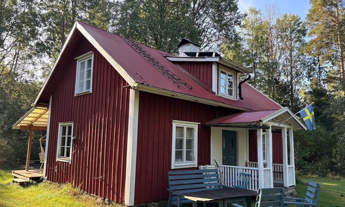 Hogsby Municipality Casa | Hus Blommekulla - Historic Swedish house in a secluded location with boats & pure nature
