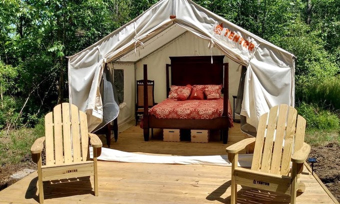 Madison Alquiler De RV | Gorgeous Tent Rental Great for Glamping in Ohio