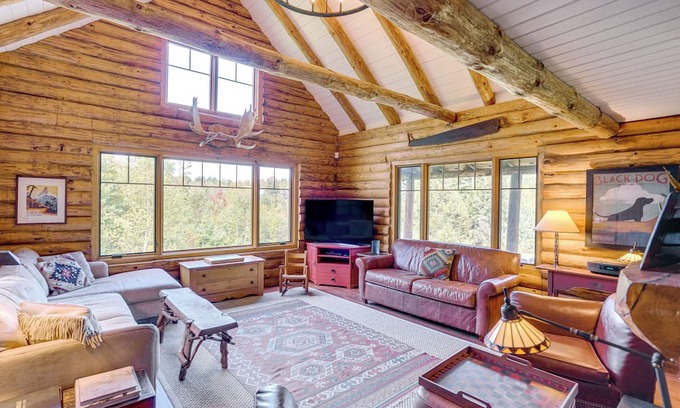 Wilmington Cabina | Cozy Log Cabin Near Mt Snow: Views, Modern Comfort