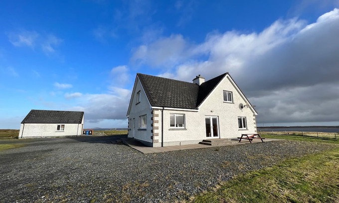 Homore Cabaña | AIRIGH NAM FIADH, family friendly, with open fire in Creagorry