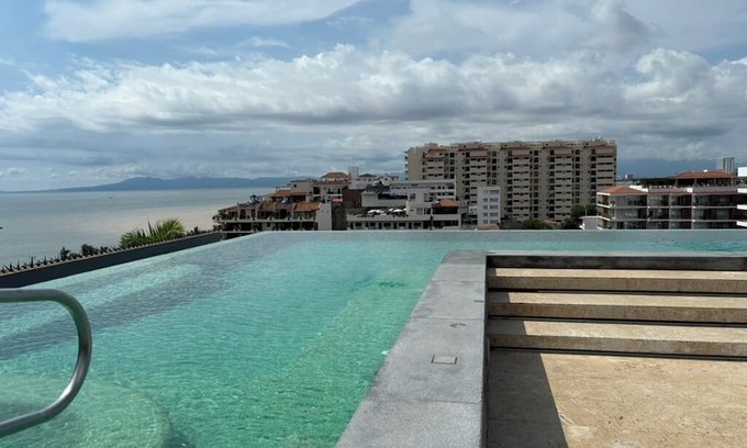 Centro Ixtapa Apartamento | Sunny Condo Studio in Romantic Zone! Steps to Beach, Dining and Entertainment!