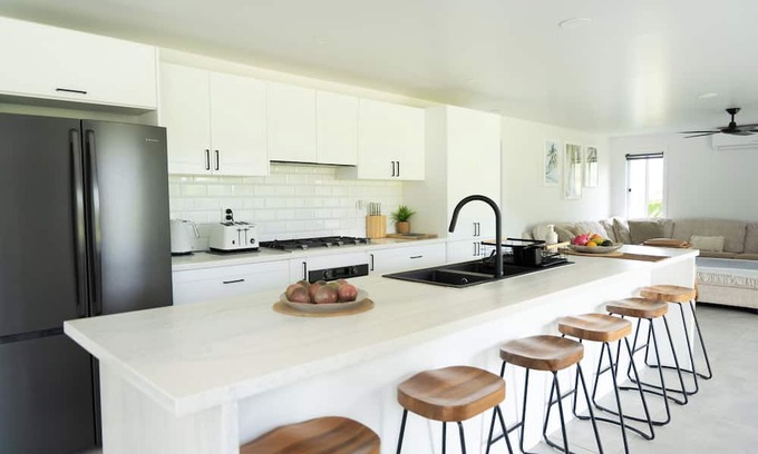 Matavera Casa | Enua Tipani Pool Villan Quiet Convenient location Modern Finishes Sleeps 8