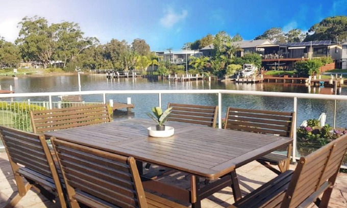 Sussex Inlet Casa | Palatial Multi family Waterfront