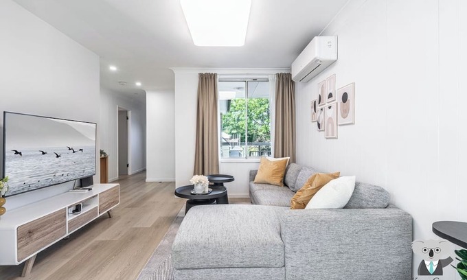 Rozelle Casa | KozyGuru | Rozelle | Sunny Brick Gem + Parking