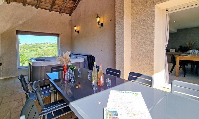 Chevrieres Cabaña | Casa rural cómoda para 12 con jardín privado y spa en Auvernia-Ródano-Alpes