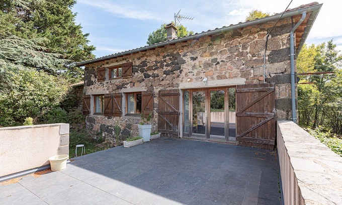 Saint-Barthelemy-Grozon Casa | Country House 'La Gabbro' with Mountain View, Private Terrace and Wi-Fi