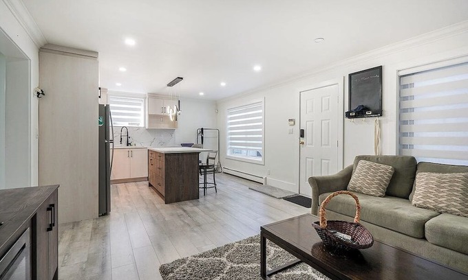 Surrey Newton Apartamento | Charming studio in wonderful Surrey with AC