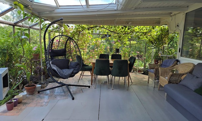 Norsborg Casa | Stunning 6 room house in Stockholm with a botanical garden and lakeview