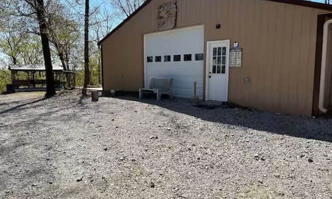 Osceola Apartamento | Cozy micro cabin near Truman Lakes in the Ozarks