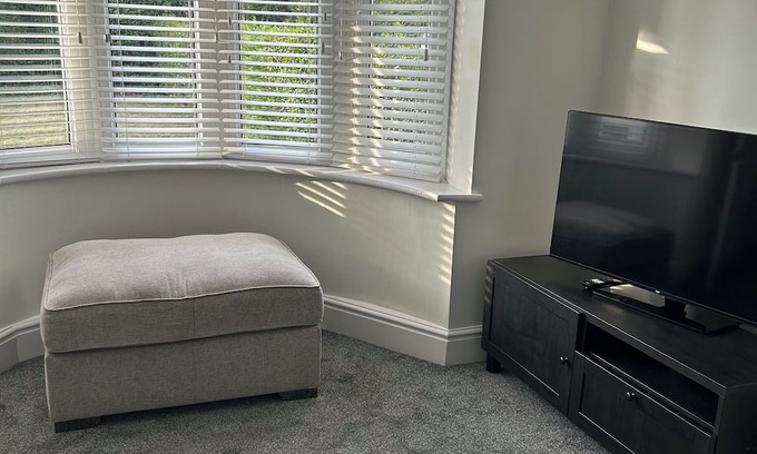 Hellaby Alquiler De Eote | Hellaby House- minutes from the M1 & M18. Across from Hellaby Hotel-Pet friendly