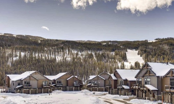 River Run Hotel | Modern 3-Bed Townhome w/Hot Tub in Keystone