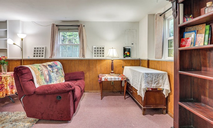 Greenwich Apartamento | 2 Mi to NYC Train: Greenwich Apt w/River View