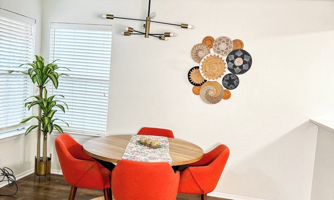 Milwood Casa | 3-bedroom house in peaceful Austin with AC