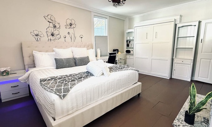 Exeter Apartamento | Liz Room in downtown Exeter next to PEA