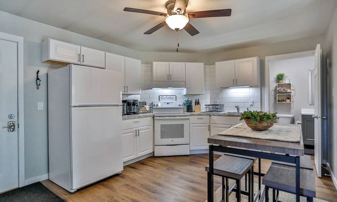 Weston Apartamento | Jelinek Hideaway Unit 8