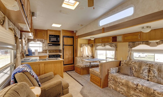 Langston Apartamento | 2 Mi to Lake Guntersville: Peaceful Camper Home