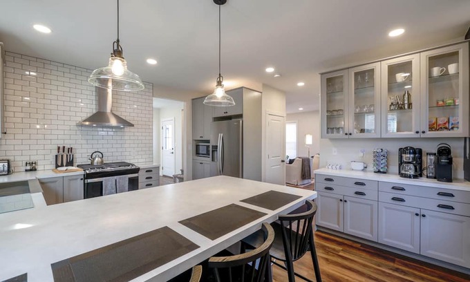 Maquoketa Casa | Eliza Gothic, restored 5-star 3 BR residence. Large eat in kitchen.