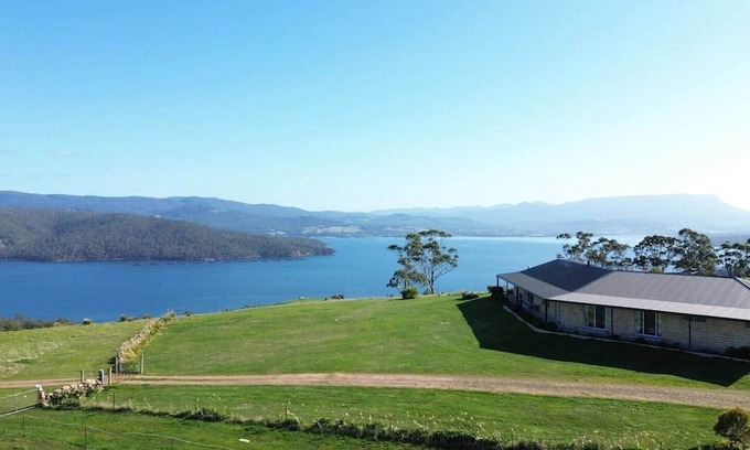 North Bruny Casa | Bruny Horizon - Where the Country meets the Sea
