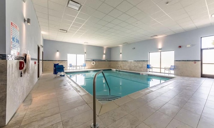 East Texas Hotel | Business-Friendly Stay in Allentown with Indoor Pool and Free Breakfast