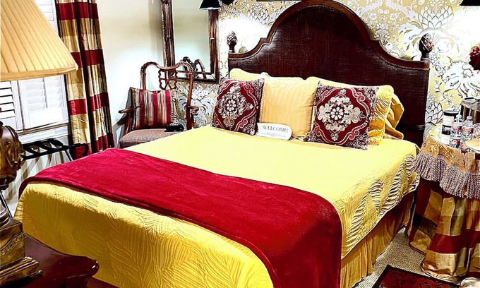 Drayton Condominio | Beautiful totally remodeled 2 BR property near everything!