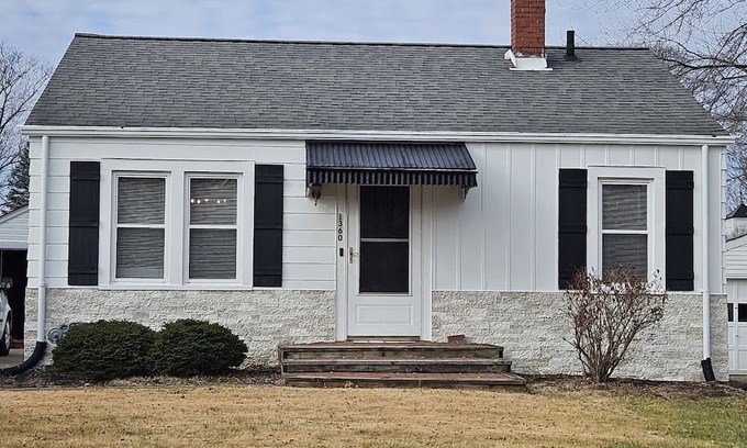 Warren Casa | Cozy home away from home,great for traveling professionals and short term guests