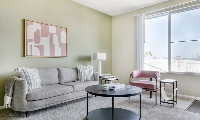 Los Angeles Apartamento | Sunny Playa Vista 1BR w/ Pool, W/D & Gym, nr beach, by Blueground