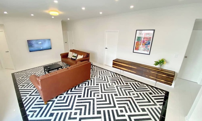 Mangere Casa | 6mins to airport. Large Family House.