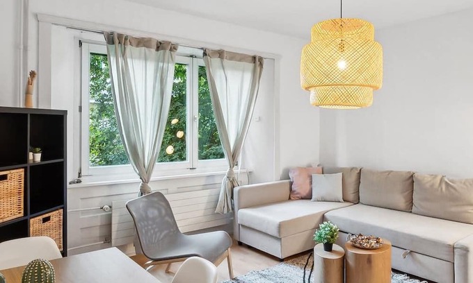 Seebach Apartamento | Basic 3BR Flat with Balcony in Zurich