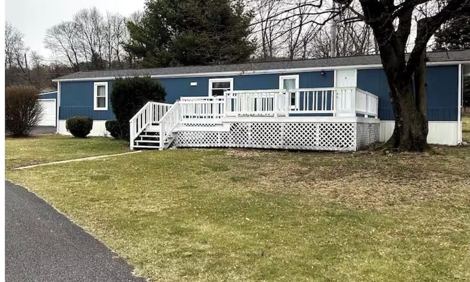 Highfield-Cascade Casa | Charming 2-bedroom mobile home with WiFi, AC in welcoming Highfield-Cascade