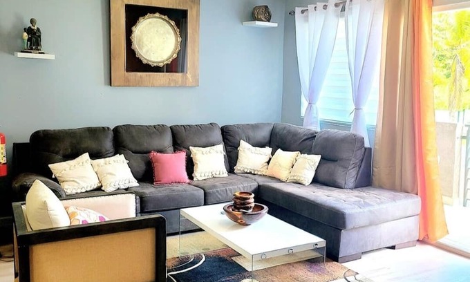 San Juan-Laventille Condominio | 3-bedroom condo in 24/7 guarded complex AC, WiFi, 2 Pools, Gym