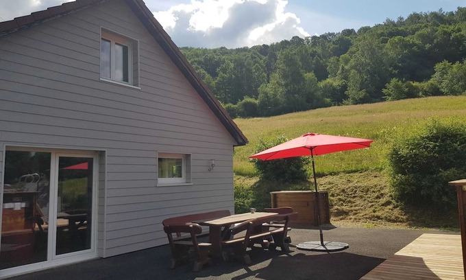 Cornimont Chalet De Esquí | Homerez - Cozy Chalet in Cornimont with Private Pool