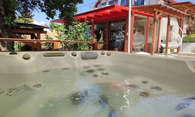 Siofok Casa | Holiday home Modern furnishings with whirlpool, barbecue and large garden