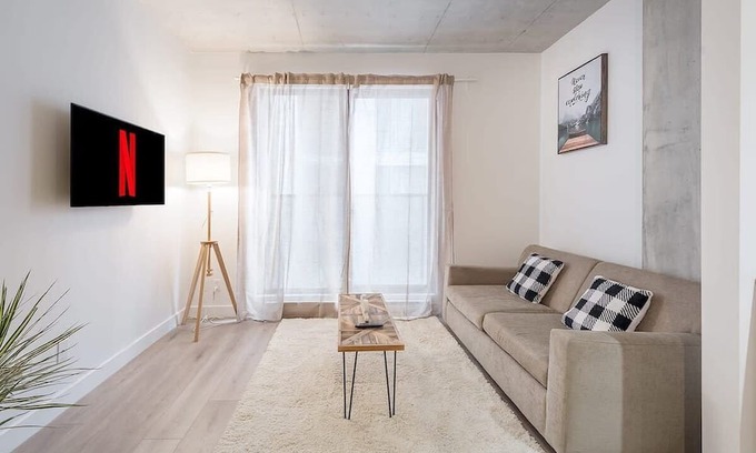Cite Multimedia Condominio | Cute 1 Br - 100 Walkscore!