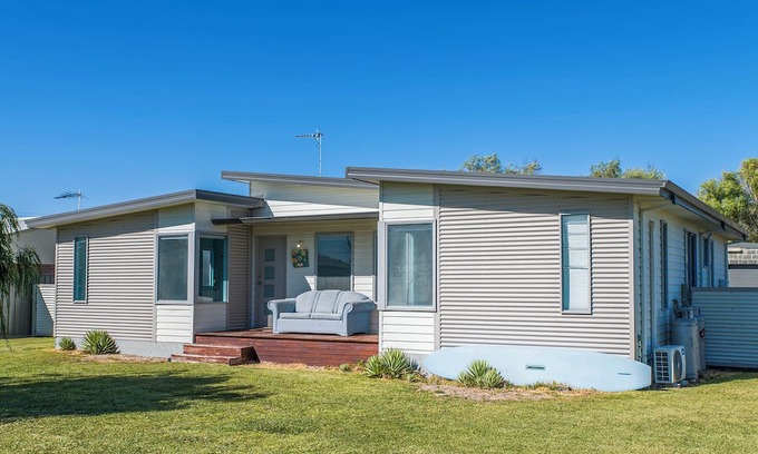 Lancelin Casa | Break-A-Way COASTAL COMFORT IN LANCELIN