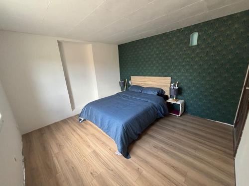 Sainte-Suzanne-and-Chammes Apartamento | Location studio