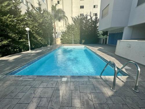 Germasogeia Apartamento | Sophisticated 2BR with Pool & Terrace Views