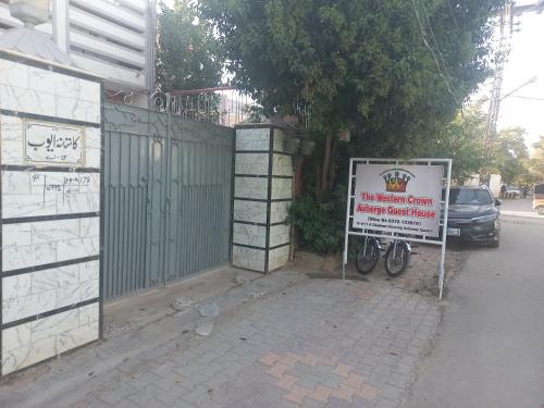 Quetta Casa | The Western Crown Auberge Guest House